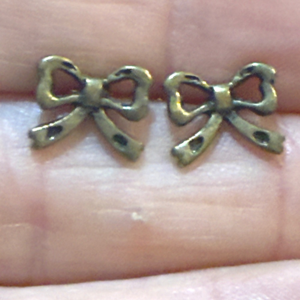 Vintage Style Bronze Tone Bow Stud Earrings Antiqued Gold Ribbon Tiny Studs